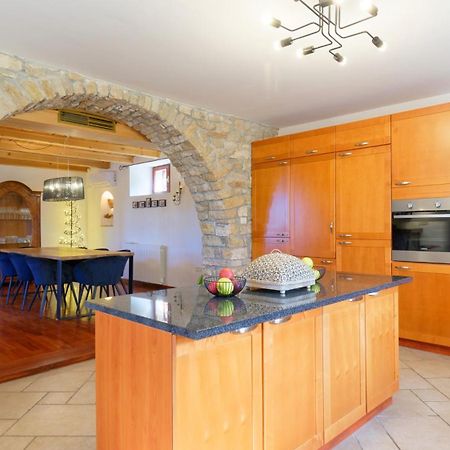 Villa Kluni By Rent Istria Momjan Exterior photo