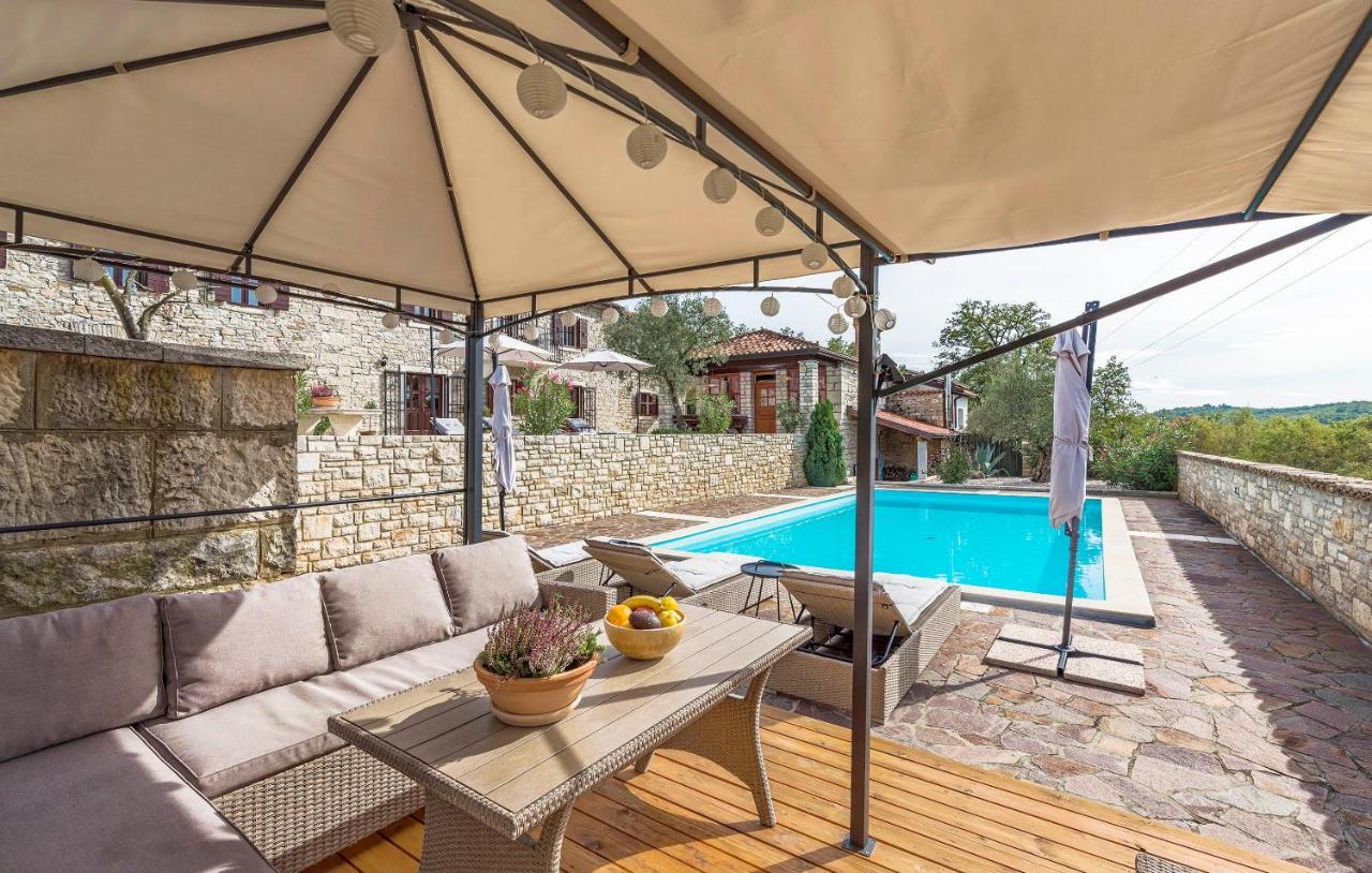 Villa Kluni By Rent Istria Momjan Exterior photo