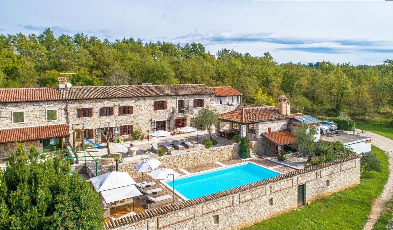 Villa Kluni By Rent Istria Momjan Exterior photo
