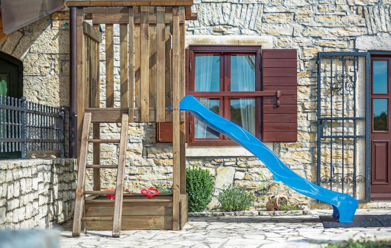 Villa Kluni By Rent Istria Momjan Exterior photo