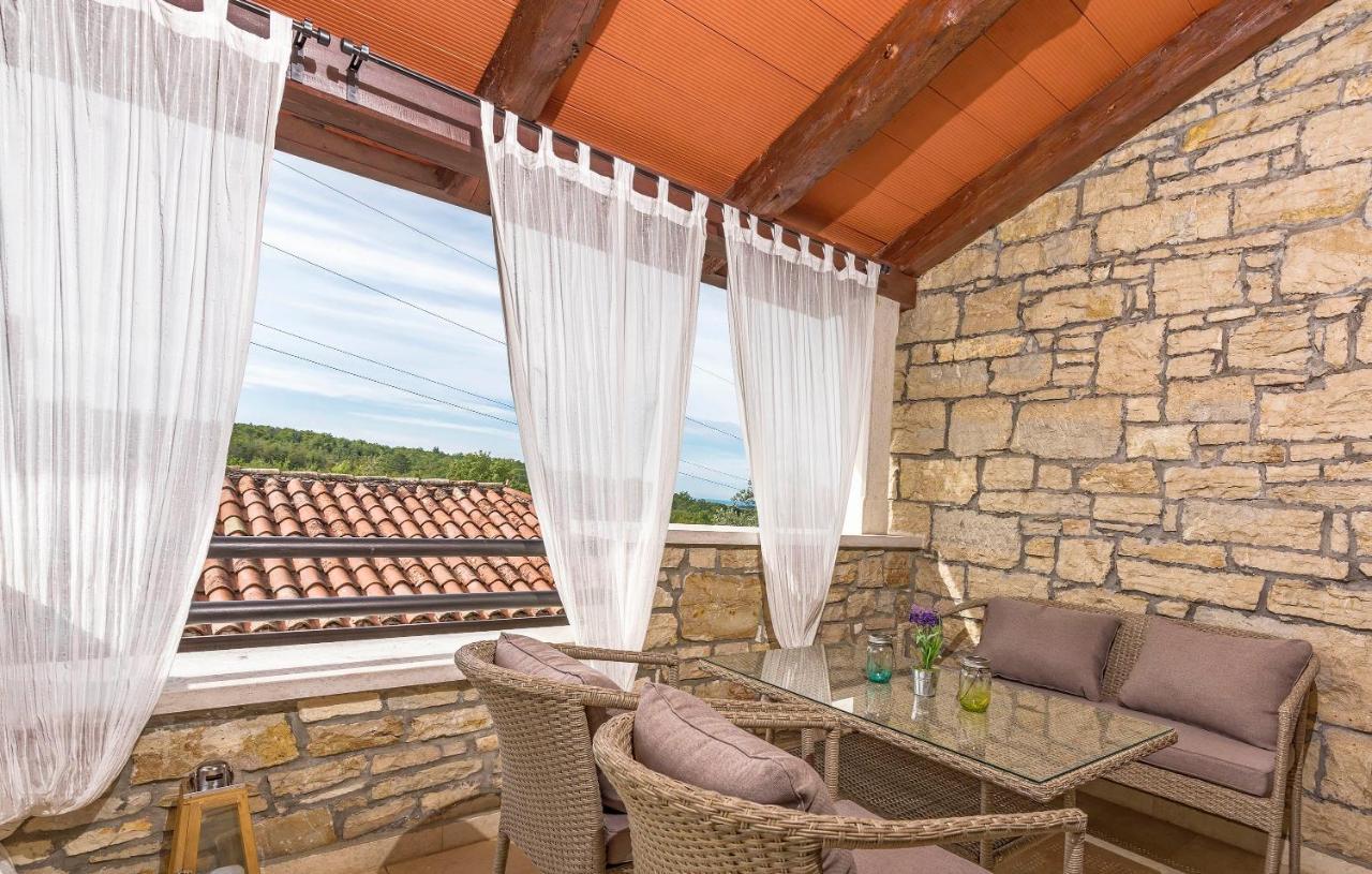 Villa Kluni By Rent Istria Momjan Exterior photo