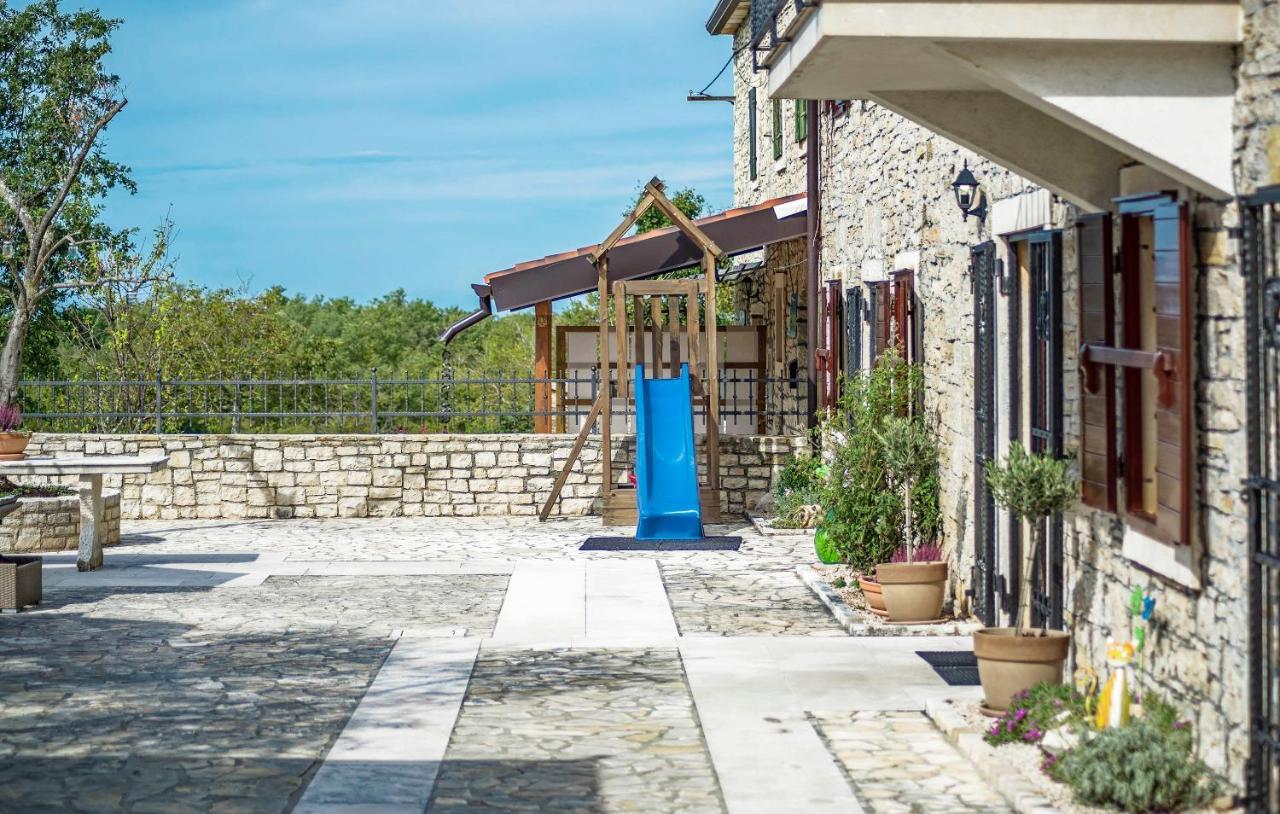 Villa Kluni By Rent Istria Momjan Exterior photo