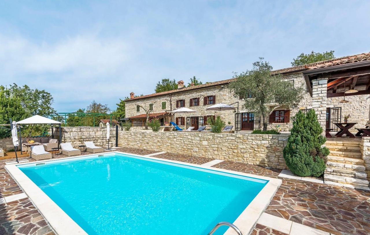 Villa Kluni By Rent Istria Momjan Exterior photo