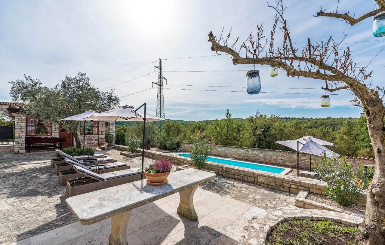 Villa Kluni By Rent Istria Momjan Exterior photo