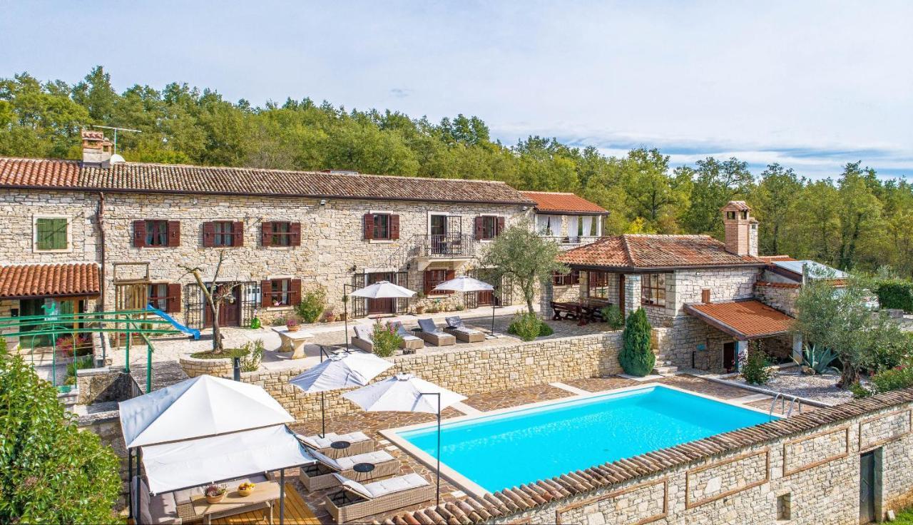 Villa Kluni By Rent Istria Momjan Exterior photo