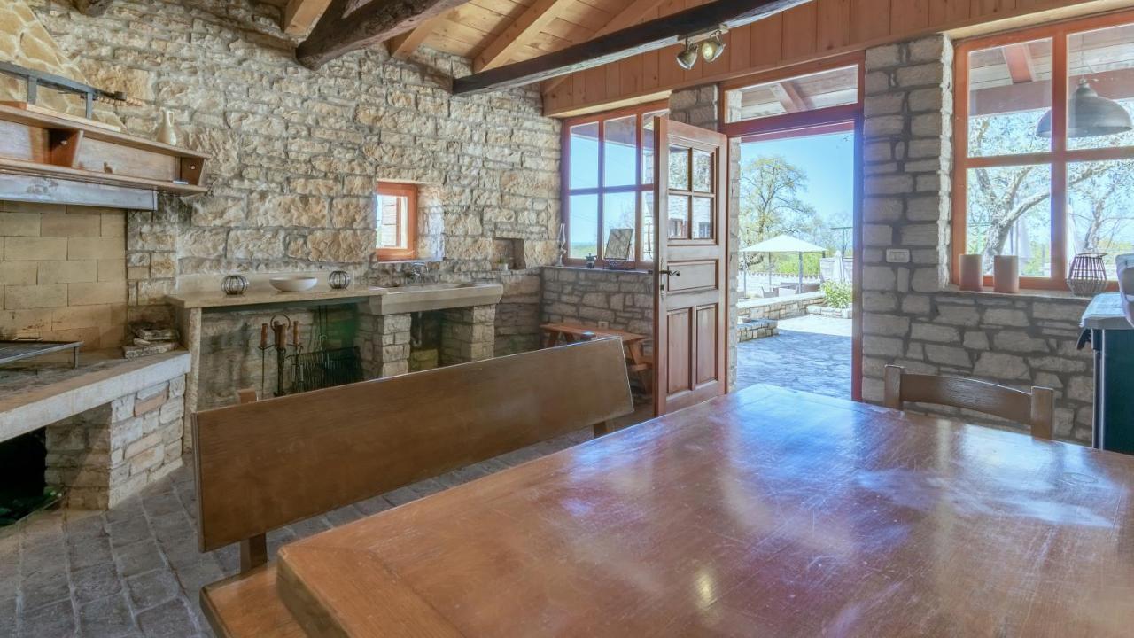 Villa Kluni By Rent Istria Momjan Exterior photo