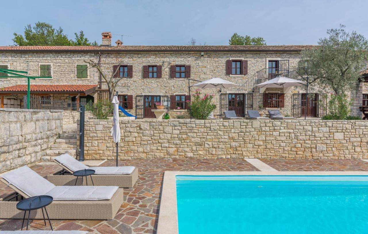 Villa Kluni By Rent Istria Momjan Exterior photo